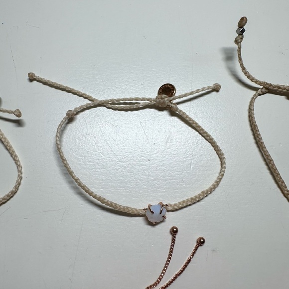 6 assorted Pura Vida bracelets - Picture 5 of 12